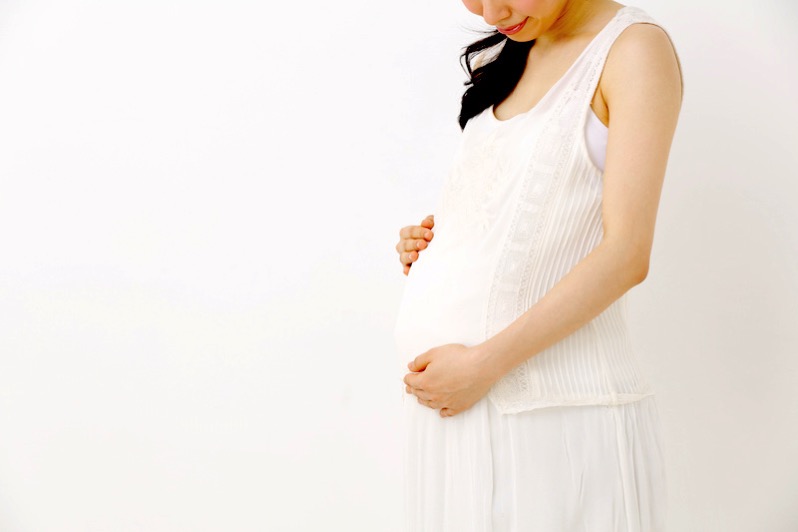 産前産後休暇で時間ができた！妊娠中に歯科矯正治療はできるの？インビザラインは？